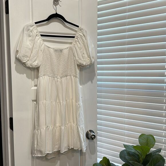 Puff Sleeve Summer Dress: perfect for a bridal shower or honeymoon 🤍 - Picture 2 of 4